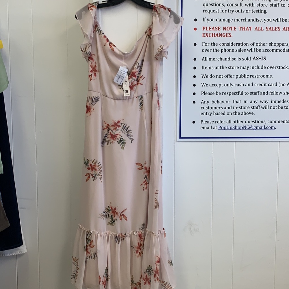 Willow & Clay
Off-the-Shoulder Floral Print Dress - Picture 4 of 5